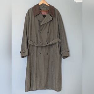 Vintage Double-Breasted Trench Coat with Contrast Collar - Brown